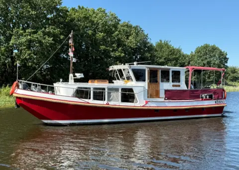 De Bruin kruiser 1280 — Haskerdijken