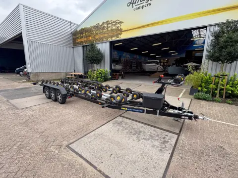 Pega R3500 850 Tridemasser trailer | Proffesioneel samengesteld — Bergambacht